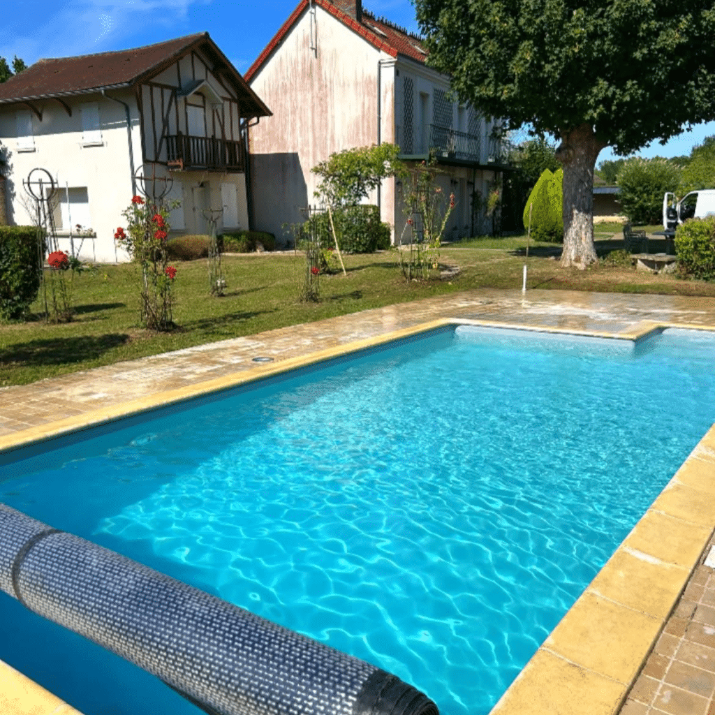 Alf-piscine - Hivernage de Piscine : Guide Complet pour Protéger Votre Bassin en 5 Étapes - Featured Image 1