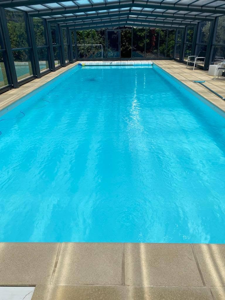 Eau de piscine redevenue limpide après l'intervention d'Alf Piscine