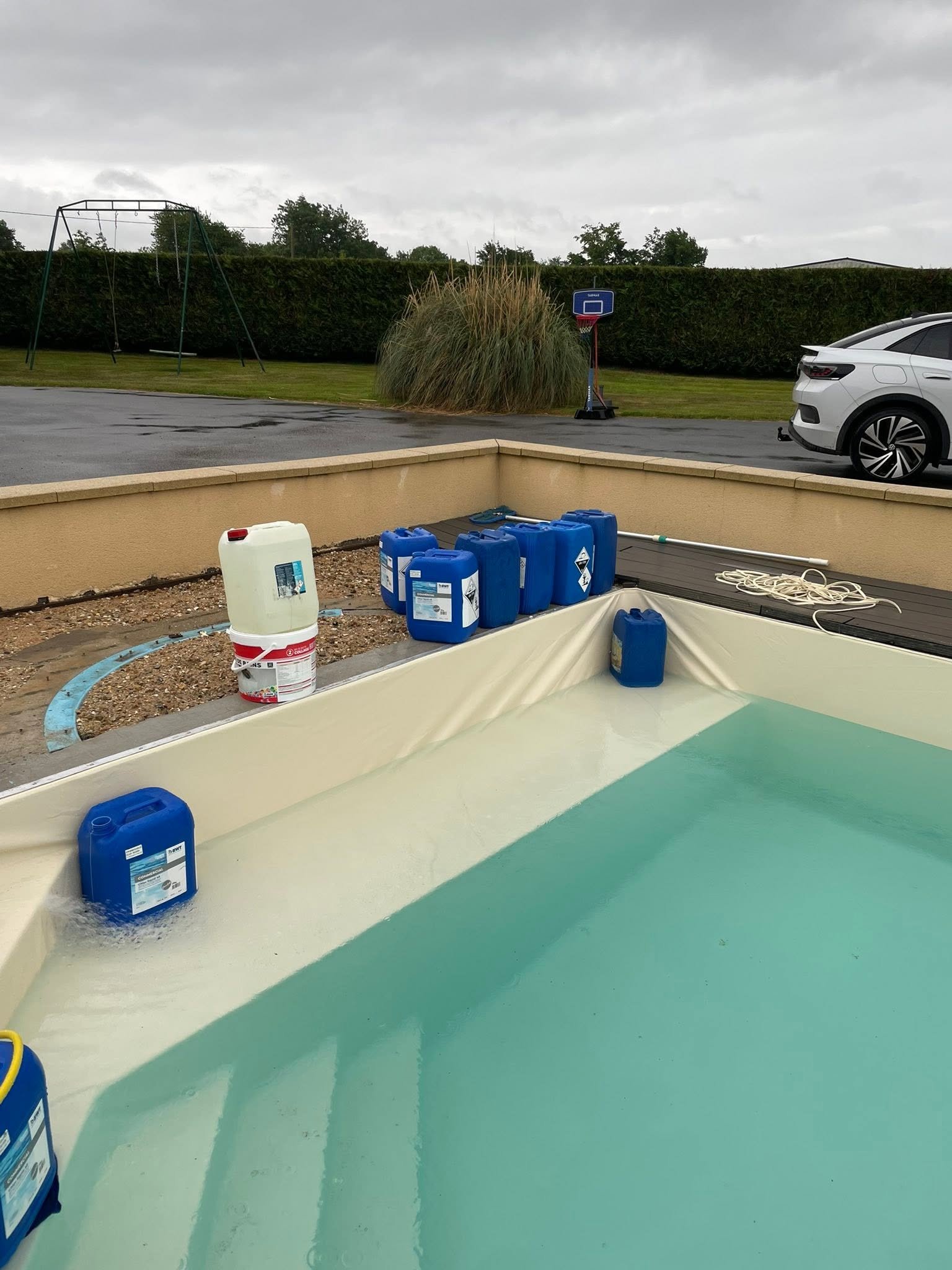 Intervention d'entretien sur une piscine par Alf Piscine