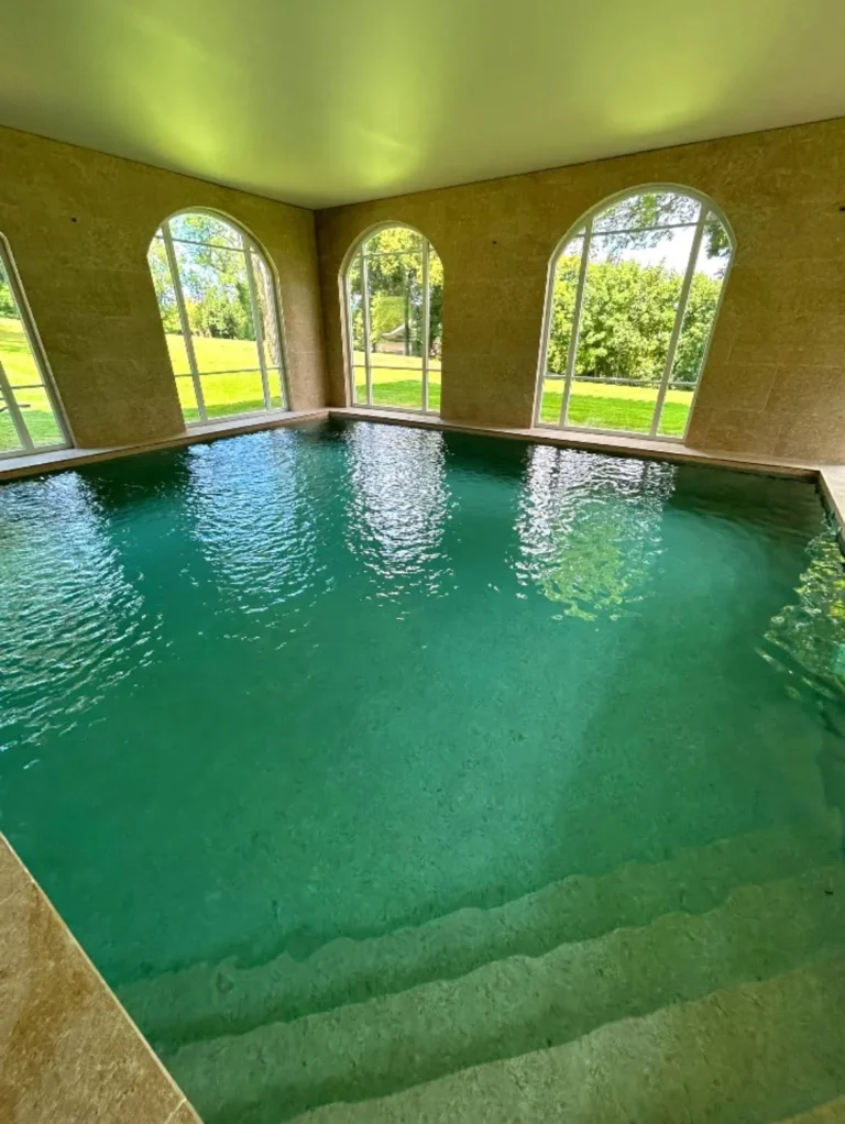 Piscine int&eacute;rieure r&eacute;nov&eacute;e par Alf Piscine